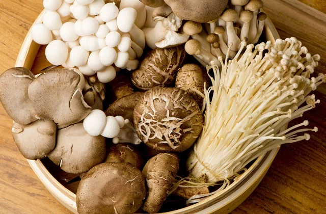 7 meals that cut back your cocoa threat, in line with dietitians