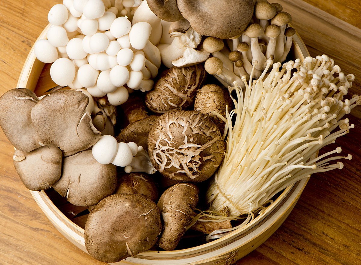 7 meals that cut back your cocoa threat, in line with dietitians
