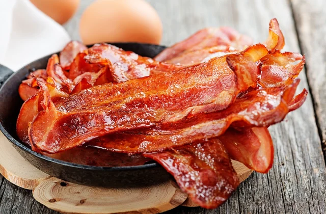 20 Issues You Ought to By no means Do When Cooking Bacon