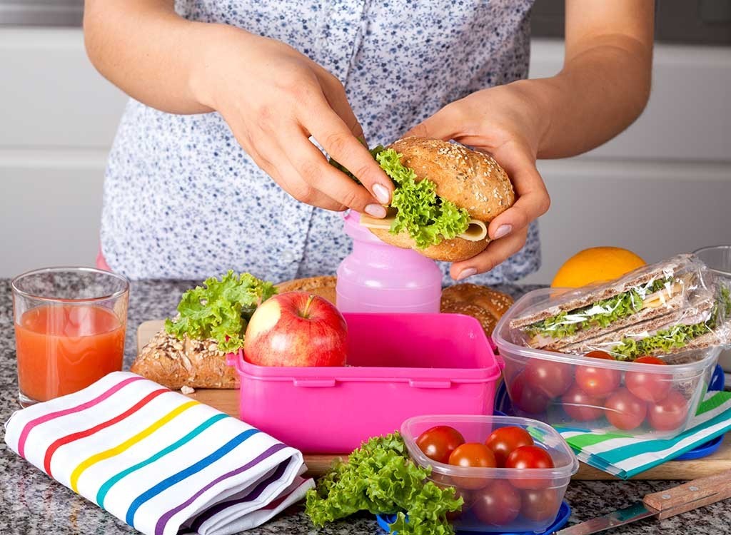 7 Wholesome Consuming Habits For Ladies, Say Dietitians
