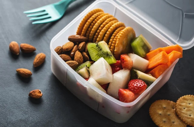 7 Wholesome Snacking Habits for a Flat Stomach