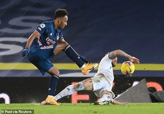 Birta Goolka Oo Guuldarro Ka Badbaadisay Arsenal, Pepe Oo
