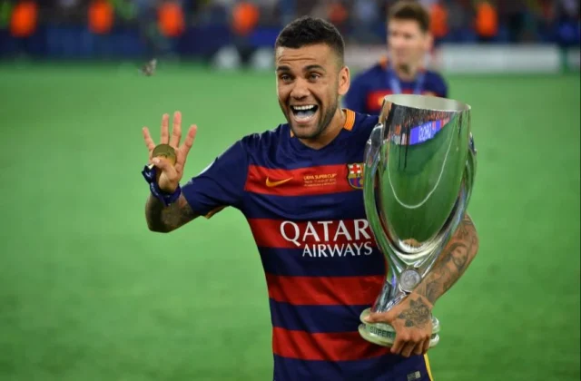 Dani Alves: Waxaan doonayay in Barcelona aan ku laabato hadii ay qirtaan inay iga qaldanaayeen!