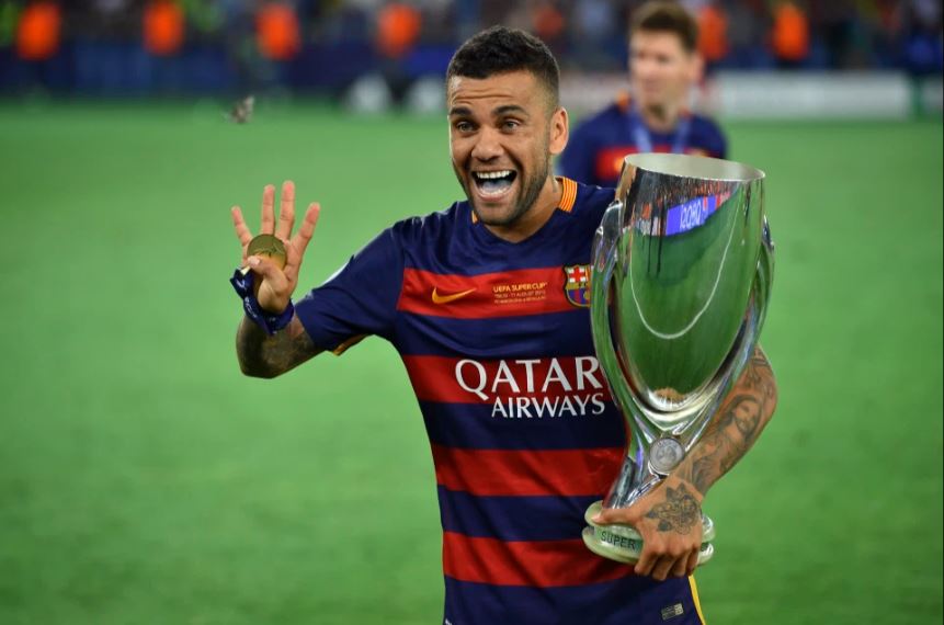 Dani Alves: Waxaan doonayay in Barcelona aan ku laabato hadii ay qirtaan inay iga qaldanaayeen!