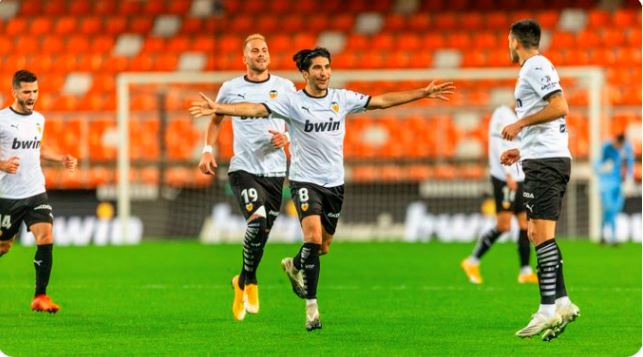 Real Madrid Oo Lagu Xasuuqay Mestalla Stadium, Seddex