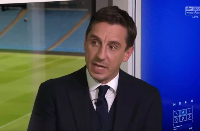 Gary Neville Oo Sheegay Labada Kooxood Ee Keliya Ee