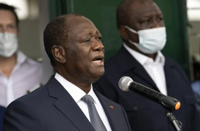 Ivory Coast President Ouattara makes a sniper, the opposition cries foul