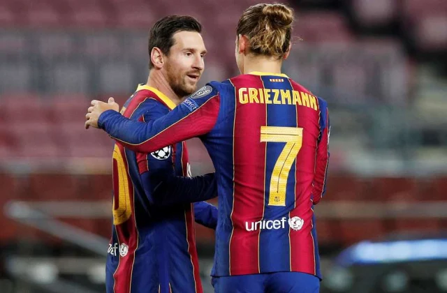 Jamaahiirta Barcelona Oo Ku Xoomay Gaadhiga Greizmann, Inuu