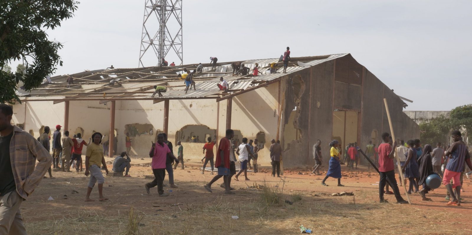 Nigeria was hit by large looting of COVID-19 provides