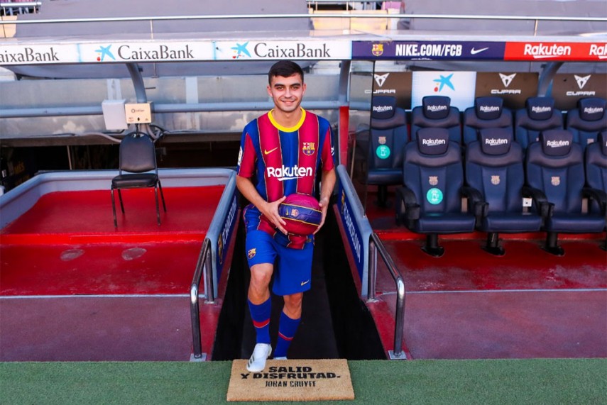Waa 17 Sano Jir Ay Barcelona Saxeexiisa Ku Garaacday Man