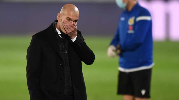 Qolka Labiska Real Madrid Oo Ku Kala Qeybsan Waxa Laga