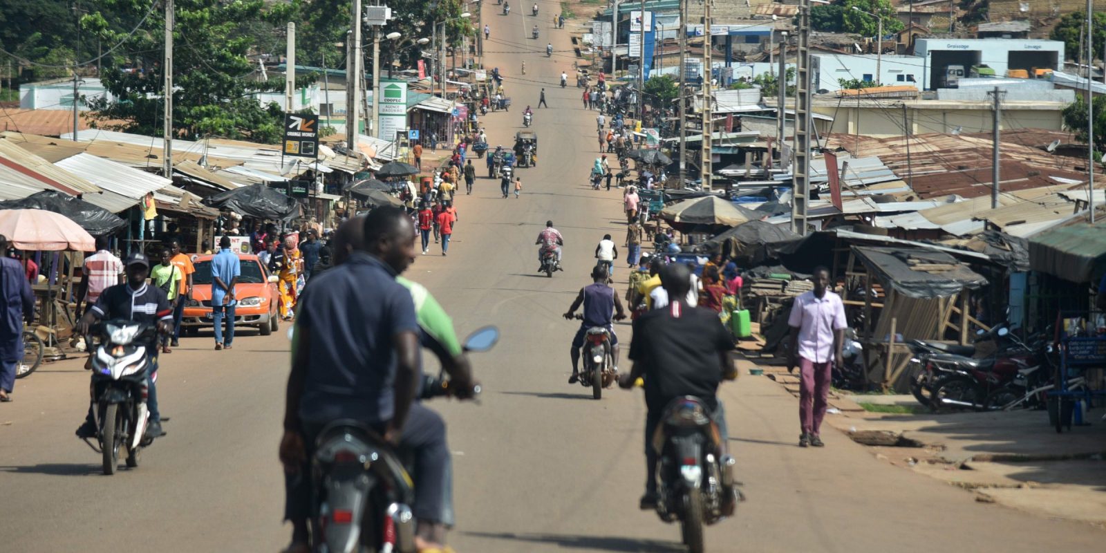 A number of thousand flee the Ivory Coast for concern of violence after the election, says the UN