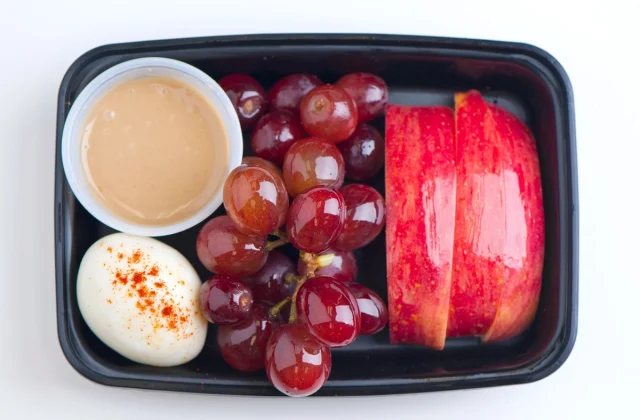 This Is the Solely Manner To Snack and Lose Weight, Say Consultants