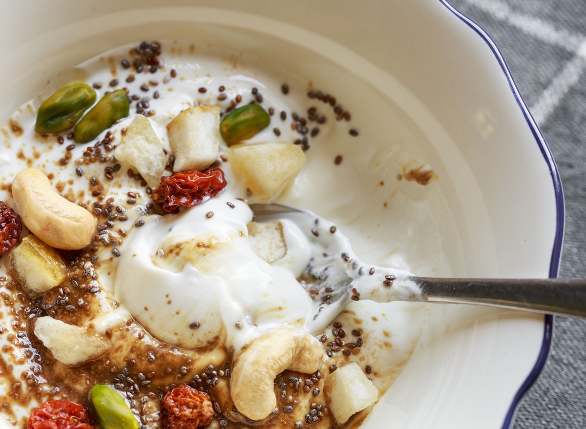 What Occurs To Your Physique When You Eat Greek Yogurt