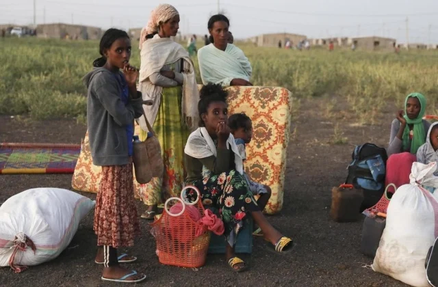 in the El Hashaba camp, three doctors for 15,000 Ethiopian refugees
