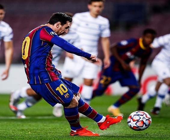 Waa Kuma Qofka Ay Barcelona U Dooratay Inuu Lionel Messi Ku