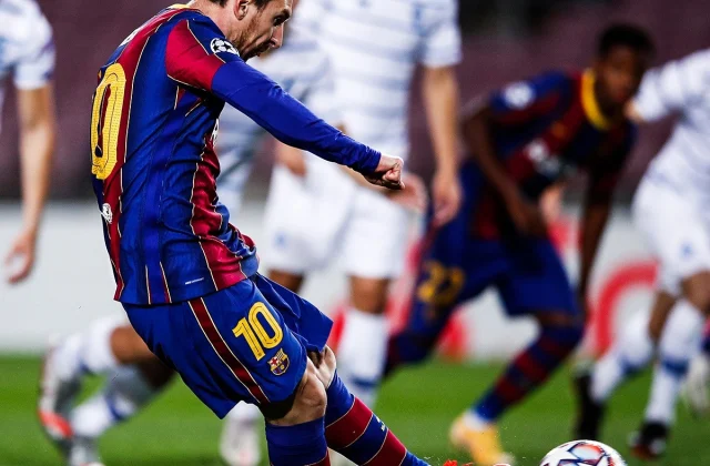 Barcelona Oo Guul Dirqi Ah Ka Gaartey Dynamo Kiev, Juventus