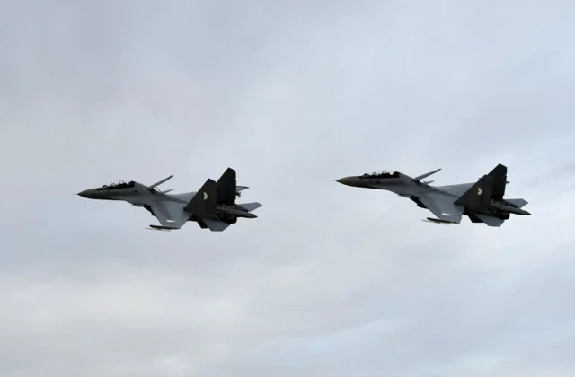 two Angolan planes fly over Kinshasa as a sign of Luanda’s “military support”
