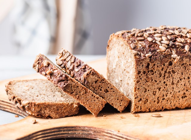 wholemeal sliced ​​bread