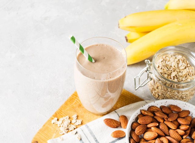 Banana almond oats cinnamon smoothie protein shake