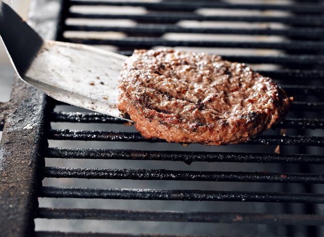 spatula scroll burger steak on the grill