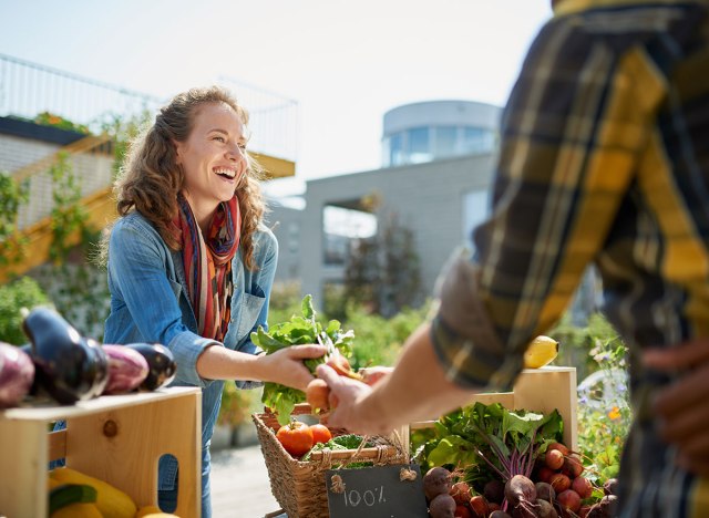 farmers' market pays