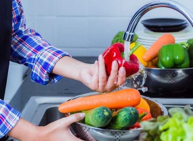 wash vegetables