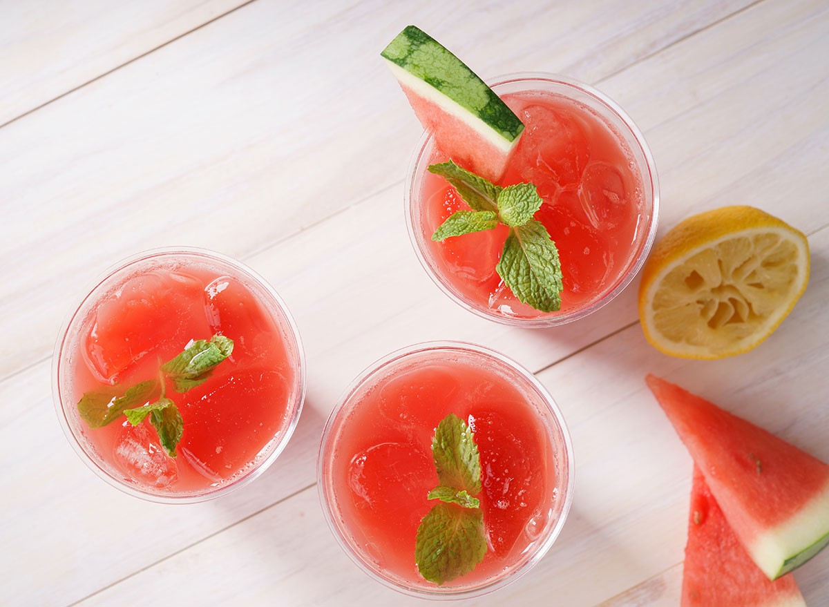The 14 finest drinks for weight reduction, specialists say