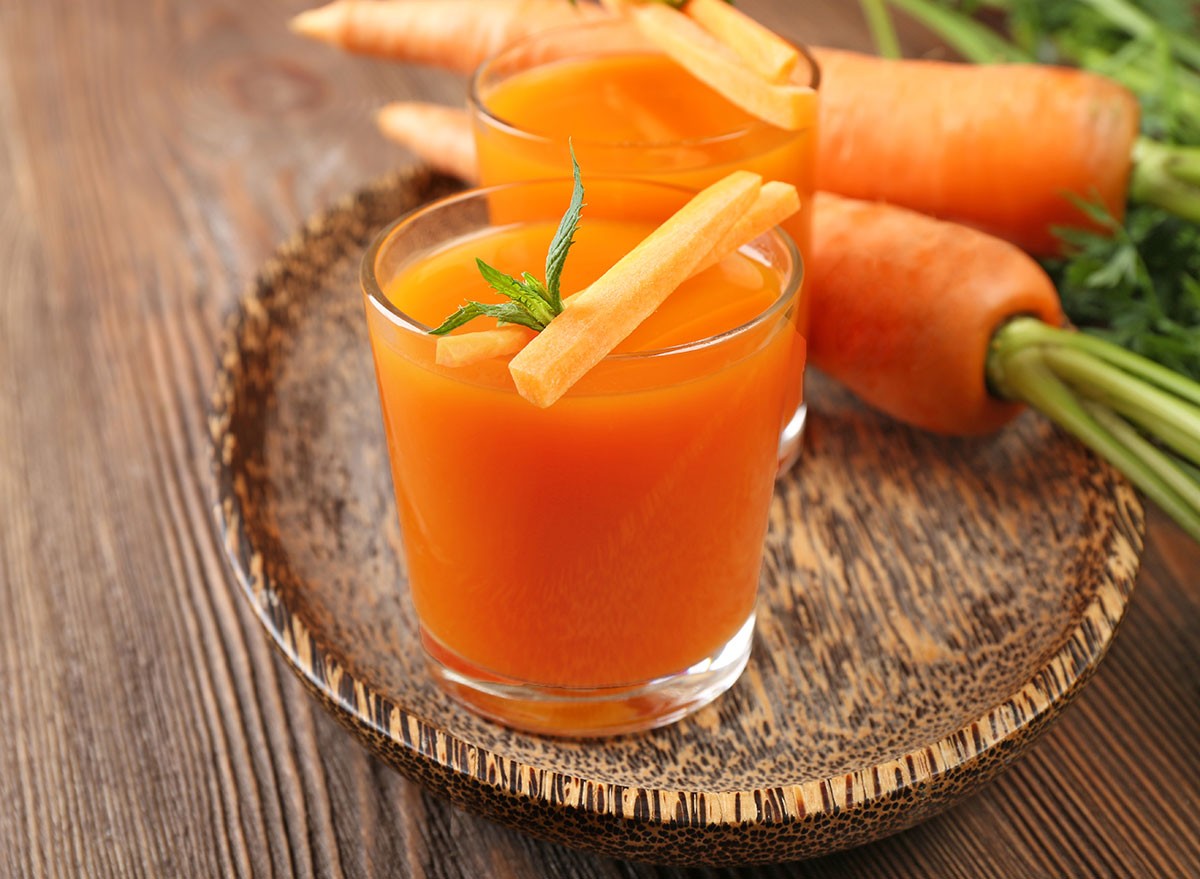 13 drinks that digest stomach fats, say dietitians