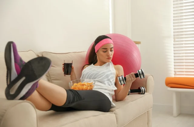 The Single Worst Time of Day to Drink a Soda, According to a Dietitian