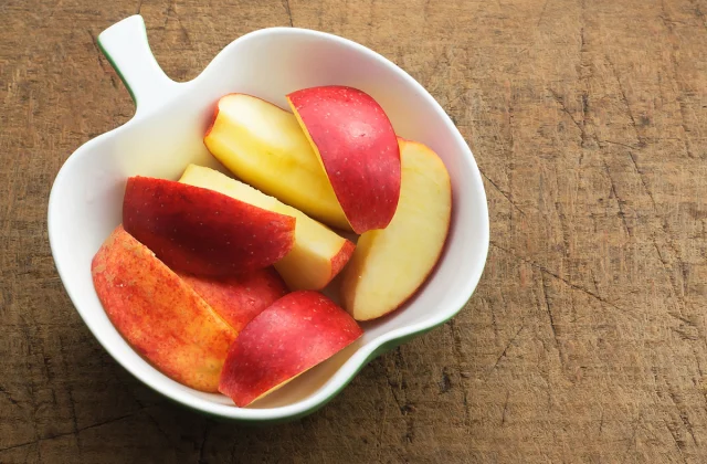 What Happens To Your Body When You Eat an Apple