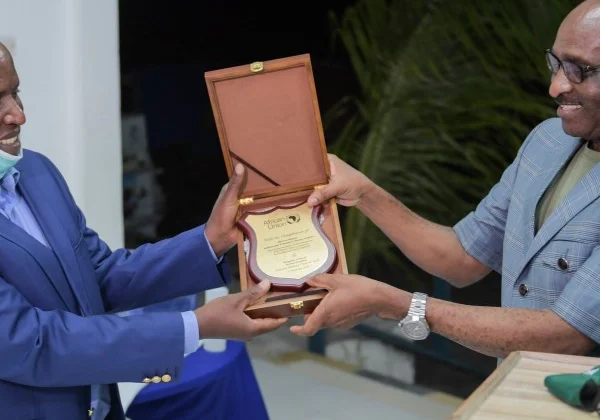 AU militia leader of team of workers leaves Somalia as