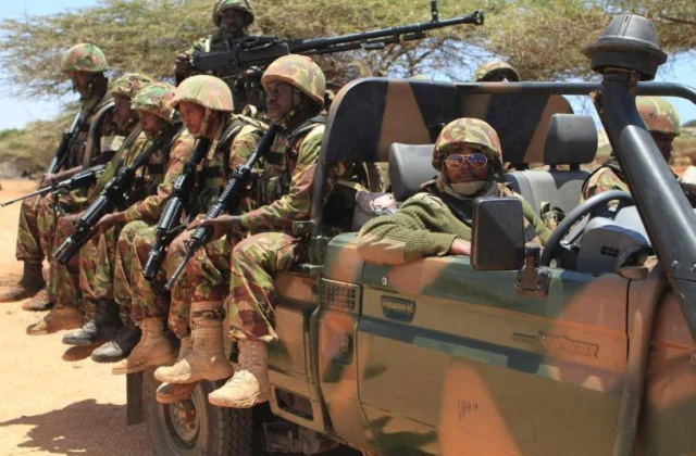 Askar Keenyan ah oo lagu waayay weerar Al Shabaab ku qaadeen