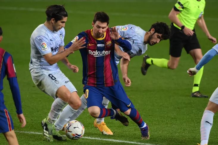 Barcelona ayaa barbaro la gashay kooxda Valencia