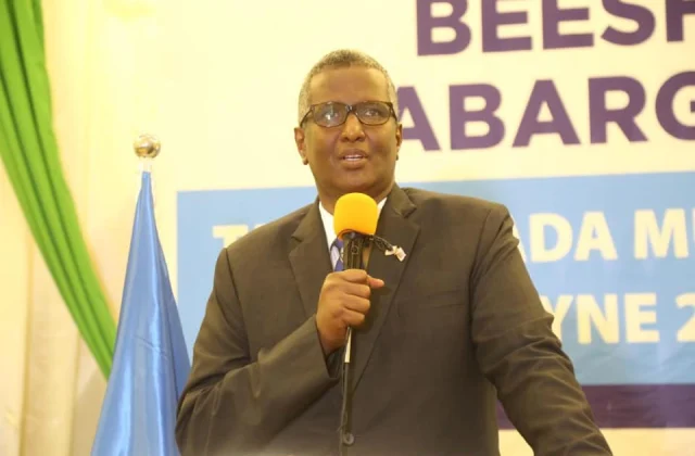 Cabdiraxmaan Cabdishakuur oo ka digay in Jubbaland dowladdu