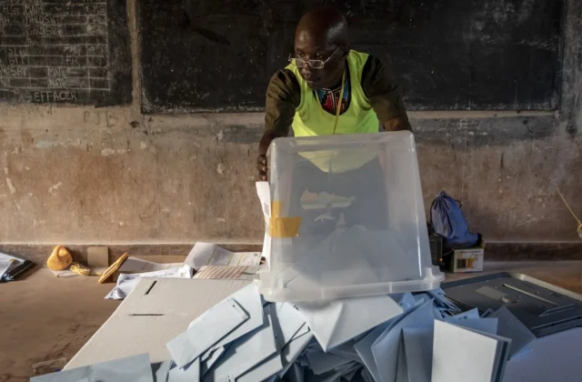 Central African Republic holds president,