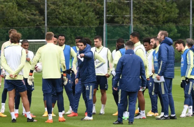 Ciyaaryahanadda Arsenal Oo Si Carro & Qeylo Leh Iskula Hadlay Ka
