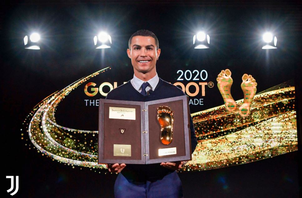 Cristiano Ronaldo ayaa maanta la gudoonsiiyay abaalmarin