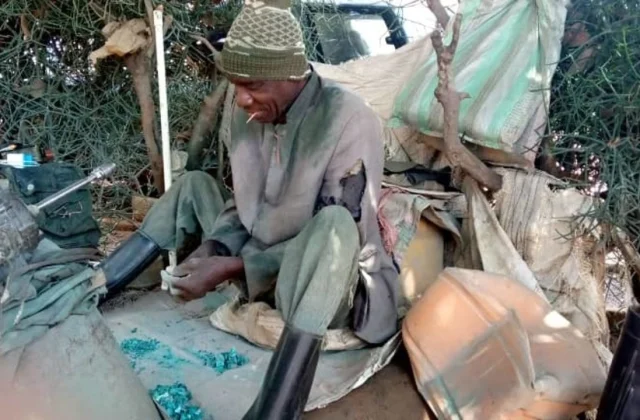 DRC: artisanal malachite cutters risk disappearing