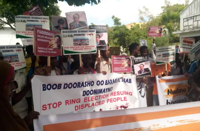 Dibadbaxyada rabsho isu badalay oo ka dhacay Muqdisho! –