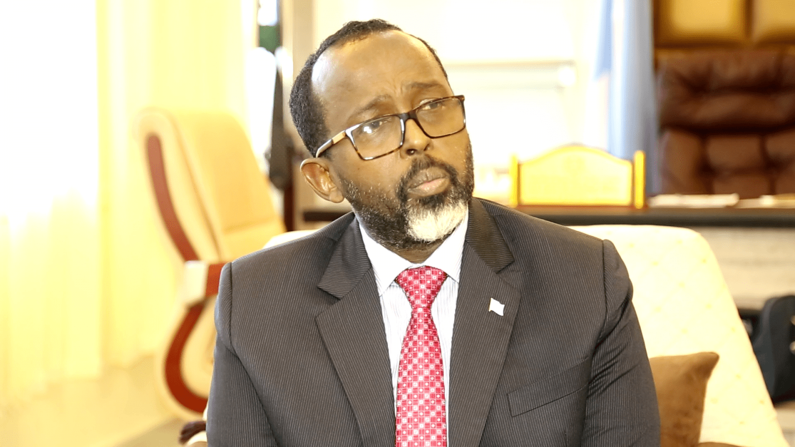 Geelle:- Taliyeyaasha ciidamada waxa aan leeyahay amarka