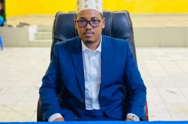 Guddoomiyaha Baarlamaanka DG Hir-Shabeelle oo oo ku baxay