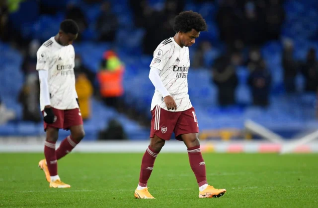 Halkan, Willian wuxuu diiwaangaliyay khadka macluumaadka Everton