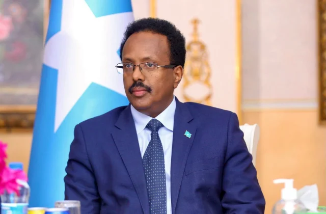 Hogaamiye Farmaajo oo daahiyey ansixinta