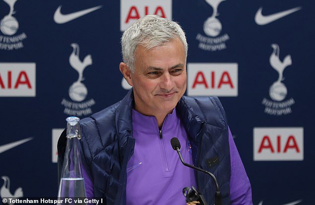 Jose Mourinho ayaa loo magacaabay goolhayaha ugu fiican