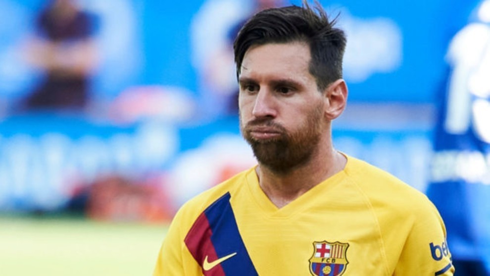 Lionel Messi ayaa diiday xiddiga Barcelona