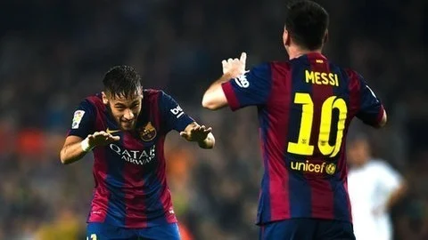 Lionel Messi ayaa ka jawaabaya