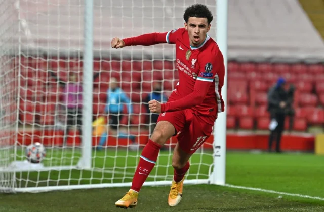 Liverpool Oo U Soo Baxday Wareega 16ka Champions League,