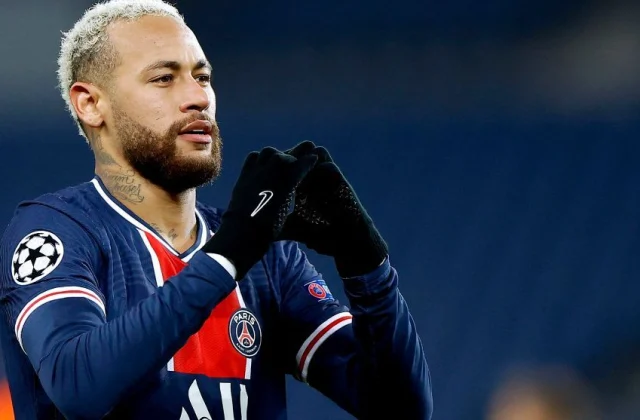Neymar JR ayaa meesha ka saaray inuu ka tagayo PSG