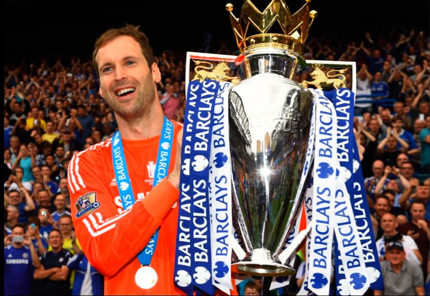 Petr Cech ayaa ku soo laabtay garoomada